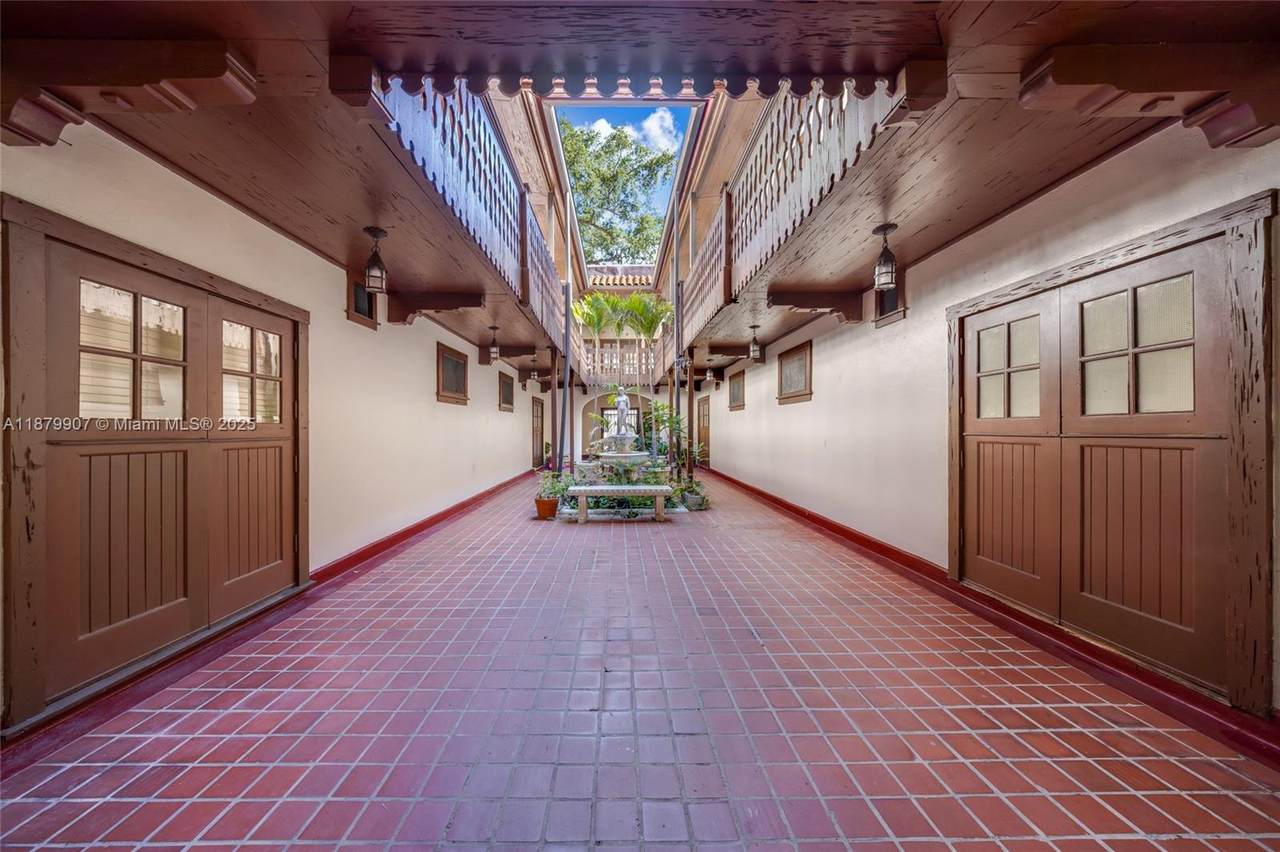 315 Navarre Ave - Photo 1