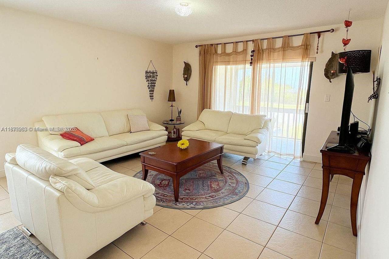 13781 66th St - Photo 1