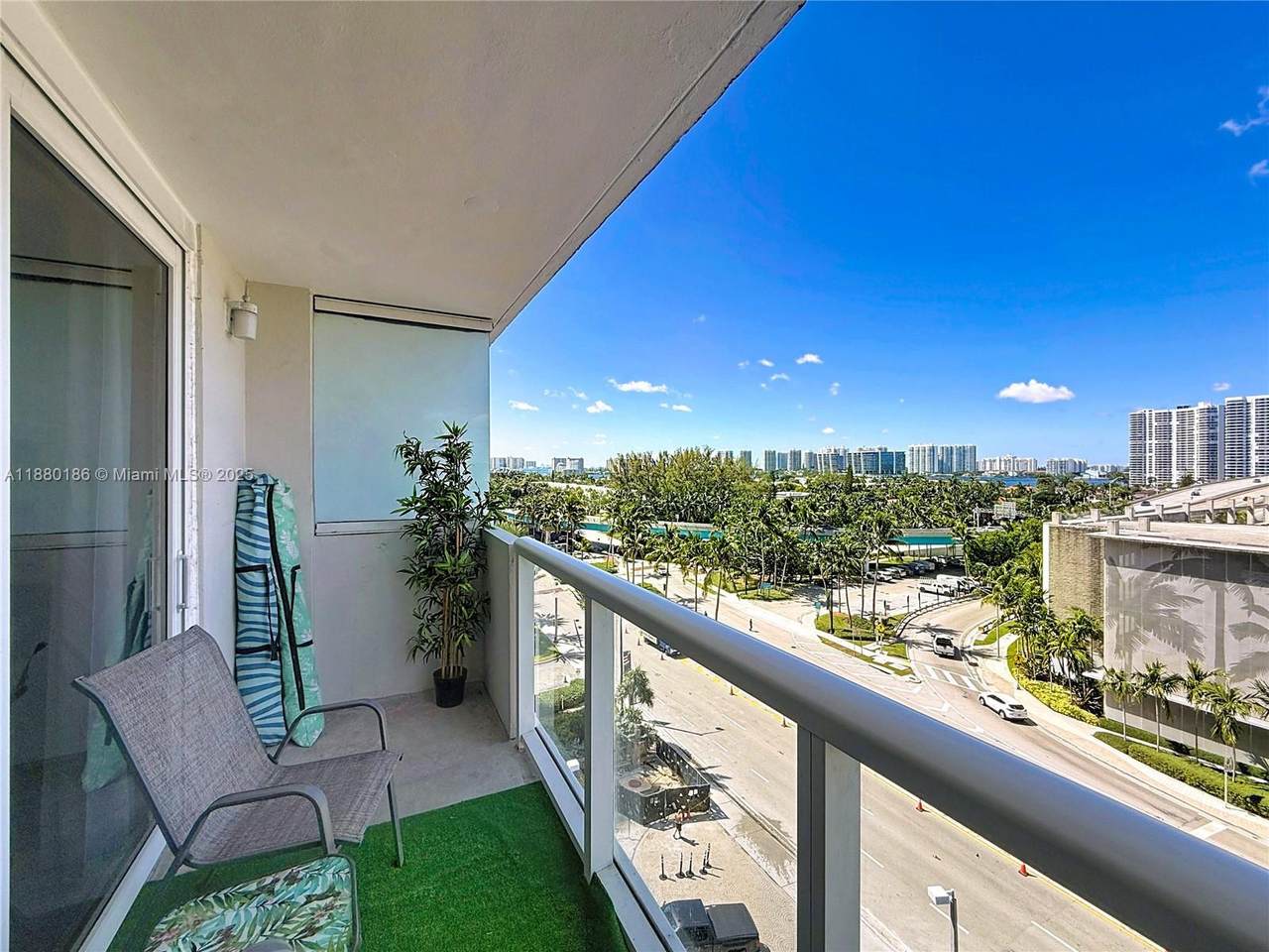 https://bt-photos.global.ssl.fastly.net/miami/1280_boomver_1_A11880186-2.jpg
