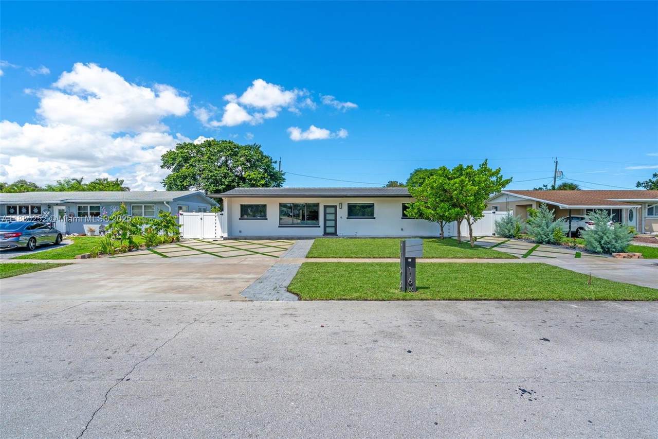 168 Granada Dr - Photo 1