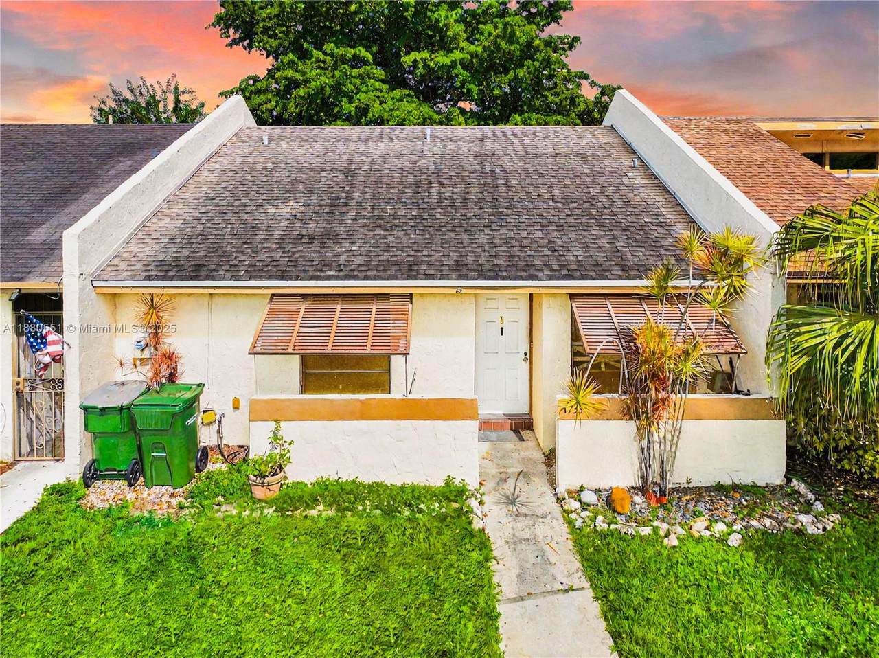 1733 Greer Ave - Photo 1