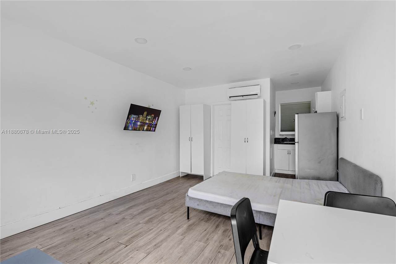 110 9th Ave - Photo 1