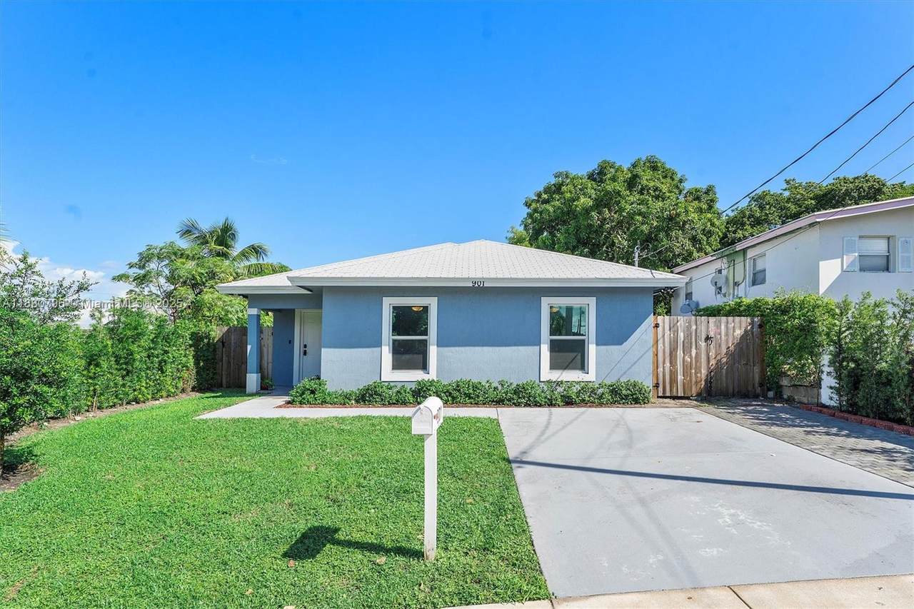 901 20th St - Photo 1