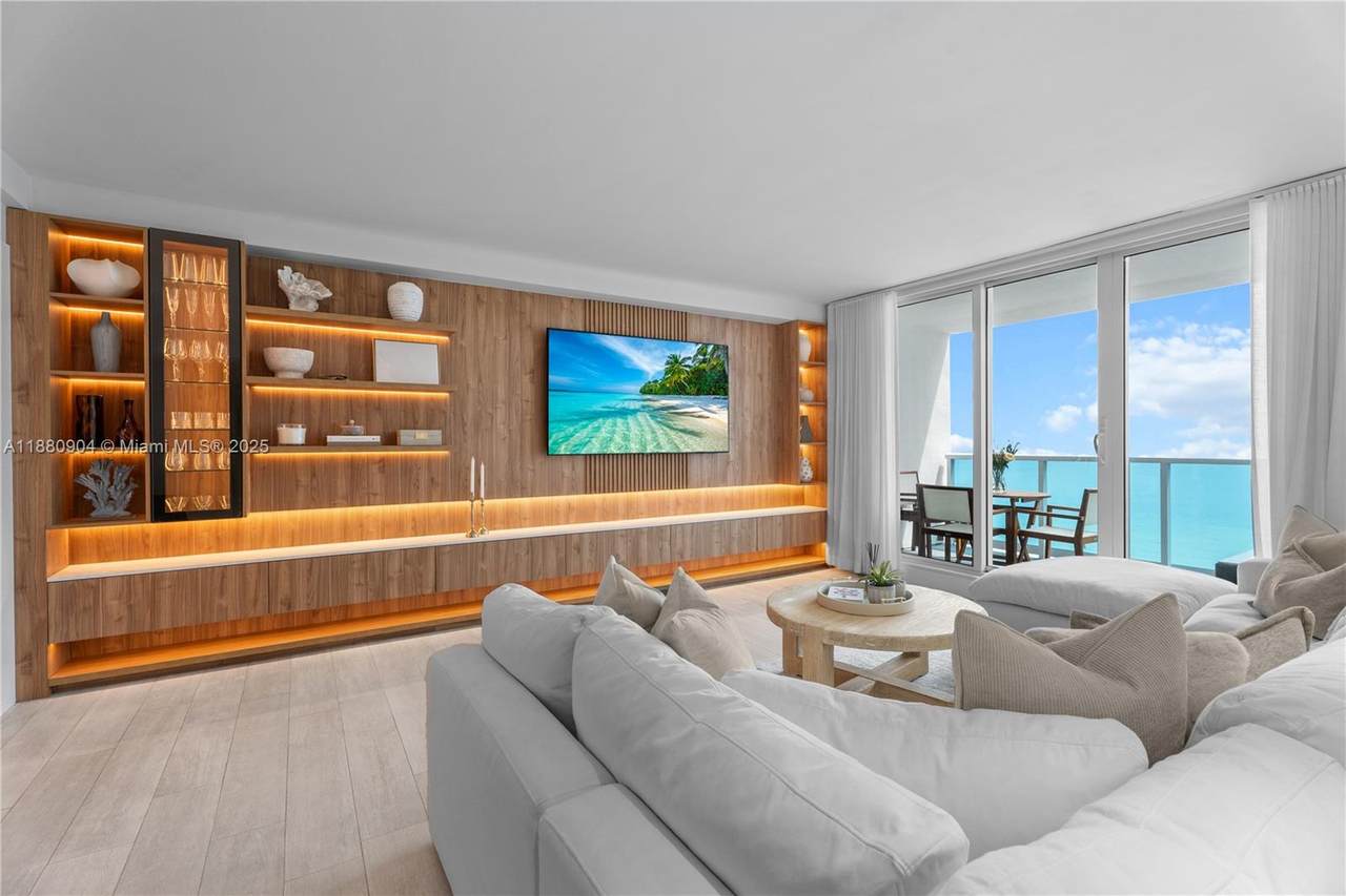 2301 Collins Ave - Photo 1