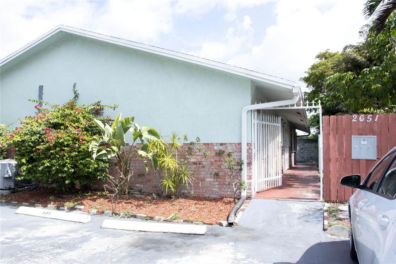 2651 Riverland Dr - Photo 1