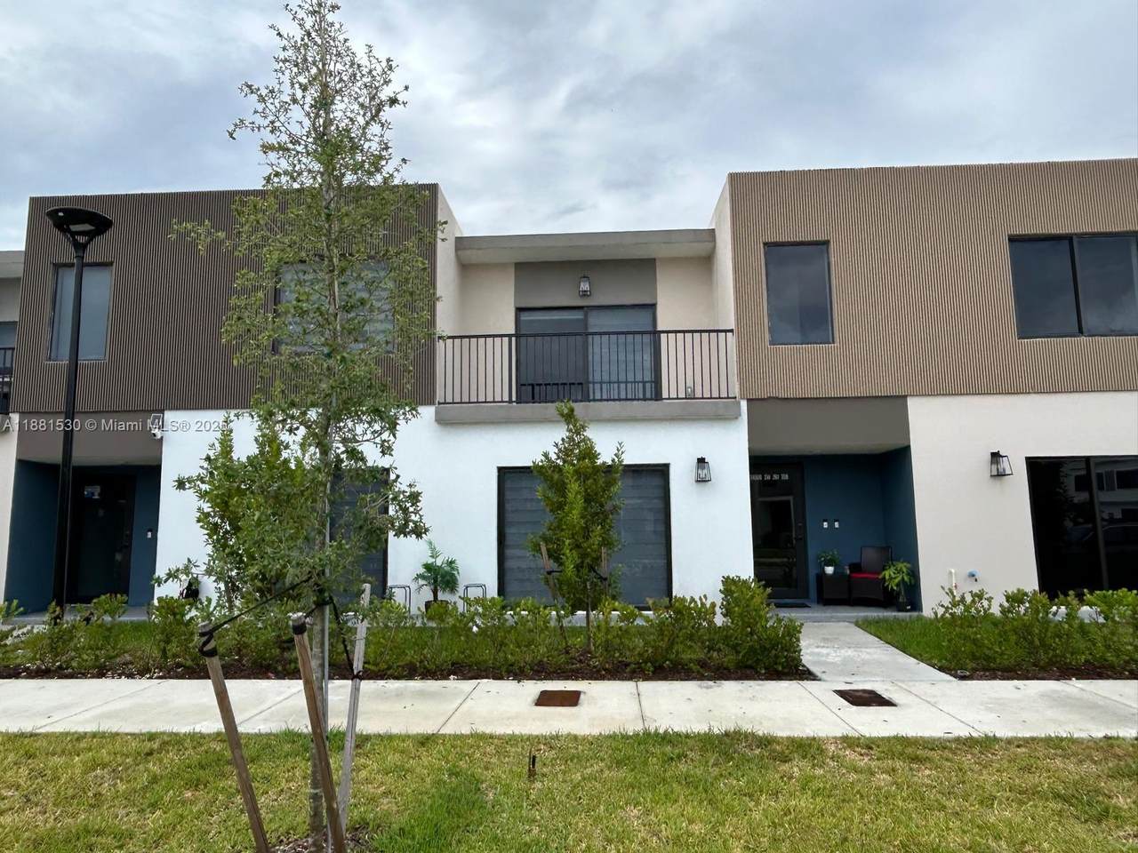 14608 261st Ter - Photo 1