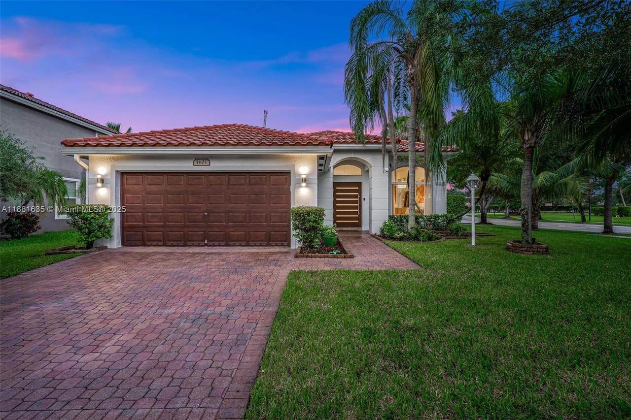 1601 143rd Ter - Photo 1