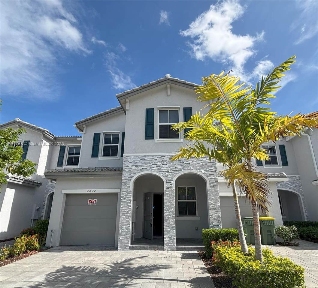 2622 10th St - Photo 1