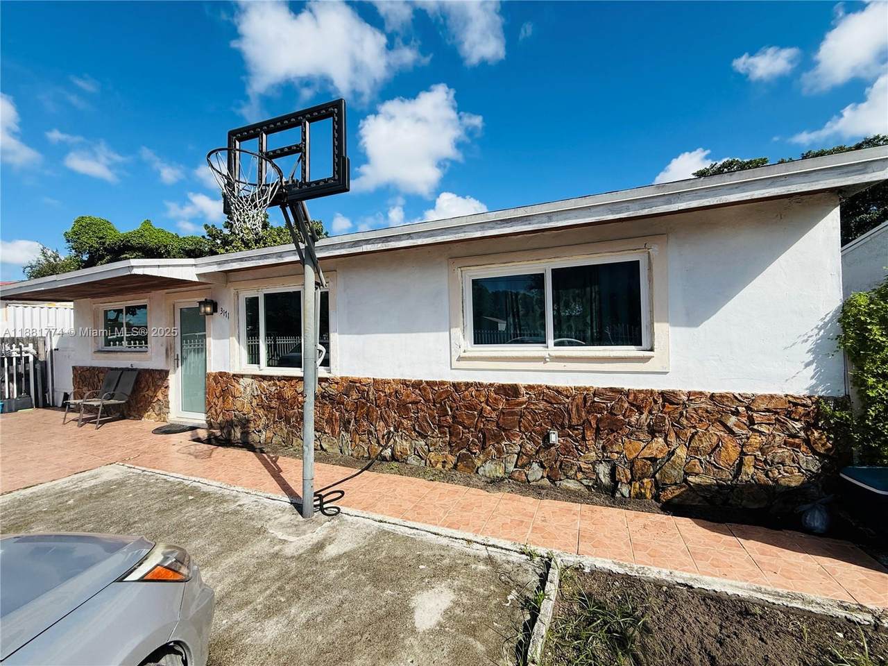 3171 133rd St - Photo 1