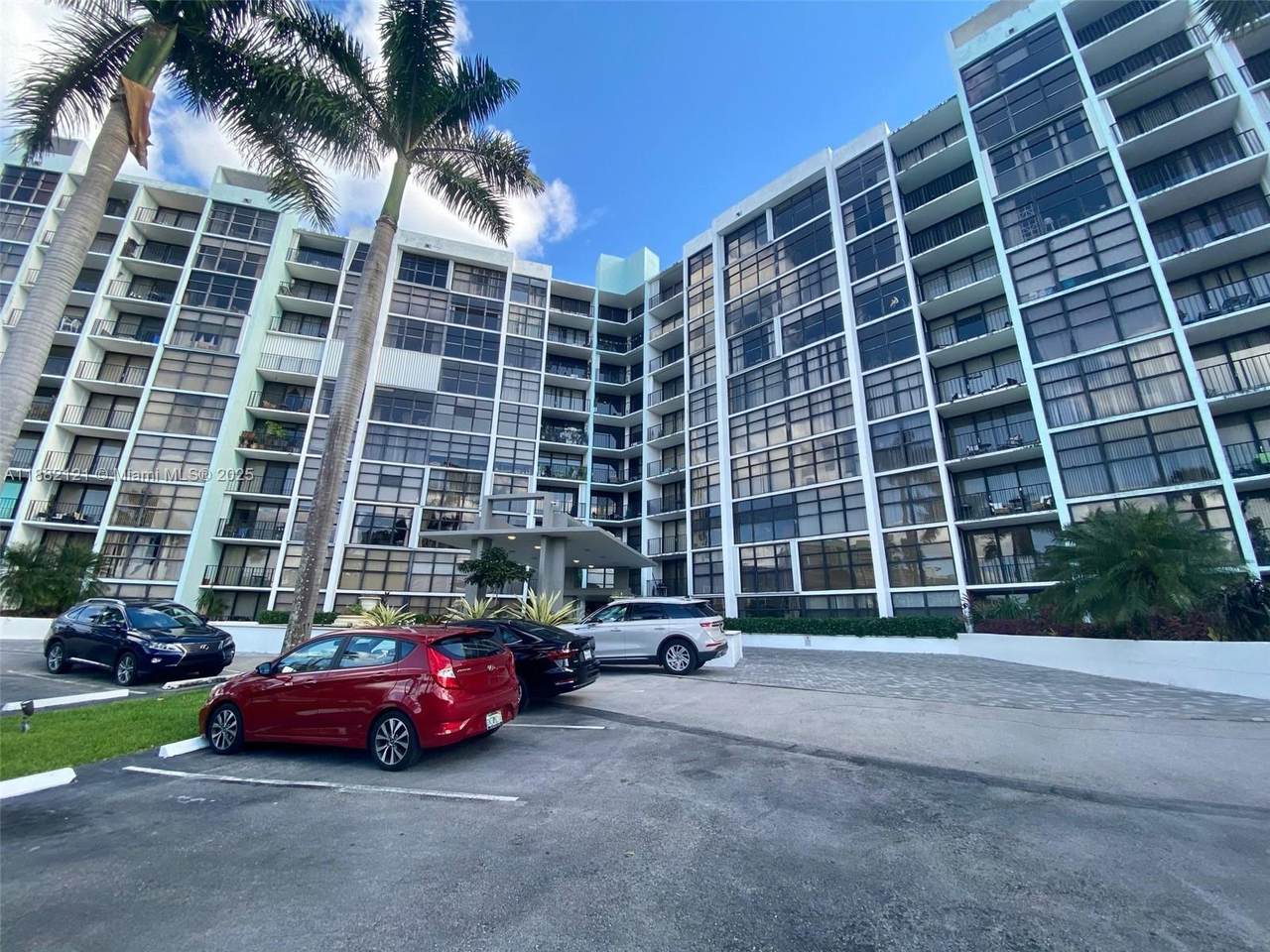 200 Leslie Dr - Photo 1