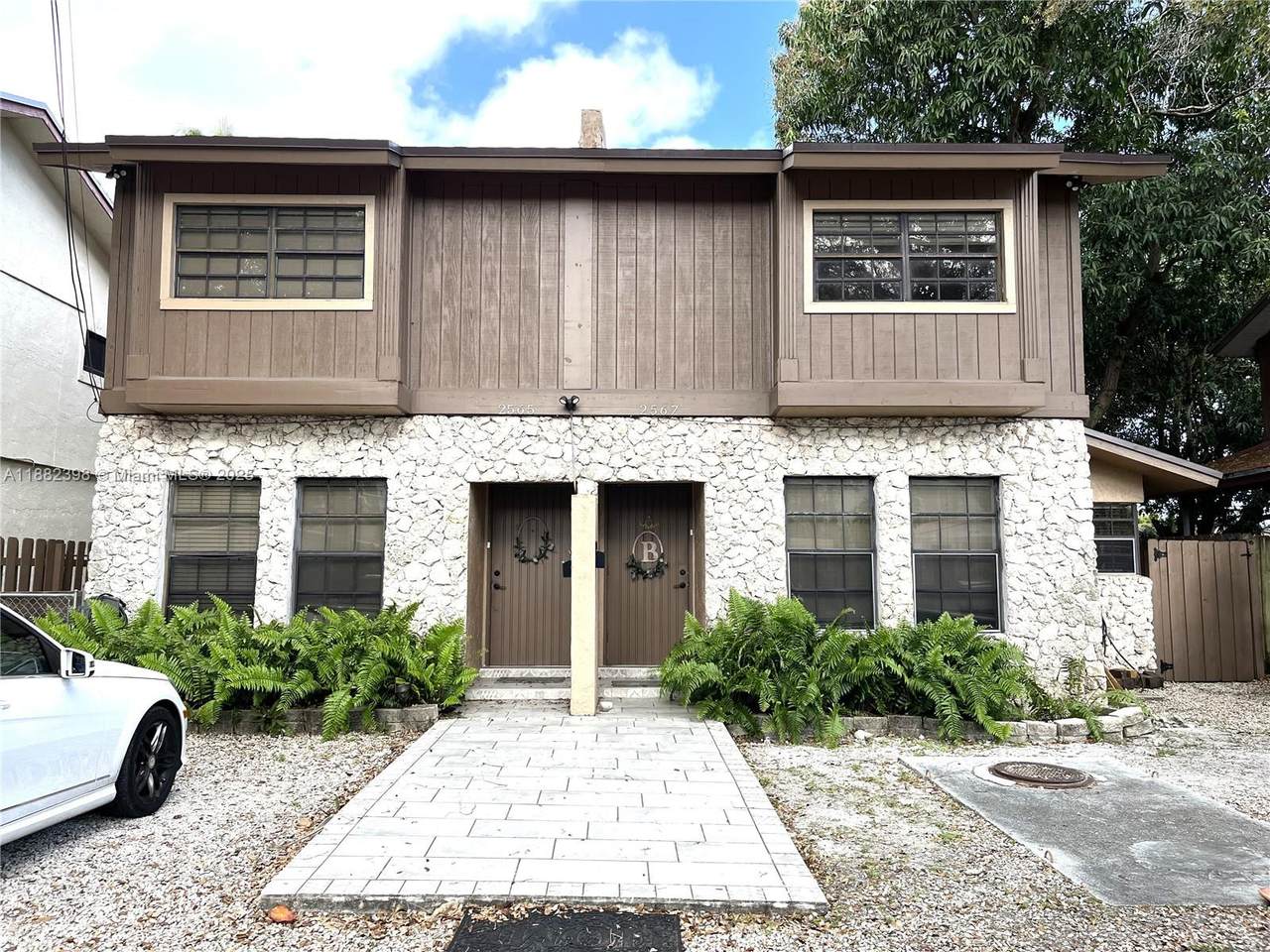 2565 182nd St - Photo 1