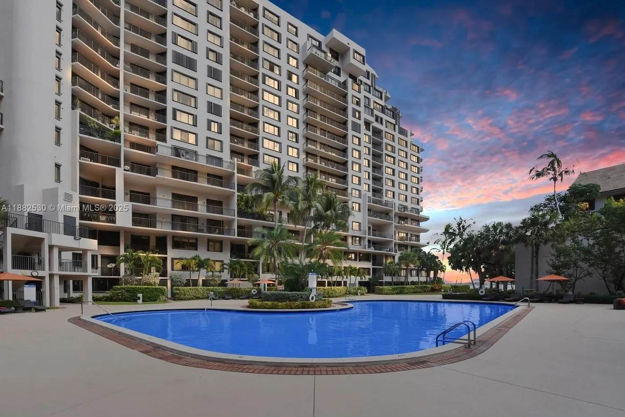 540 Brickell Key Dr - Photo 1