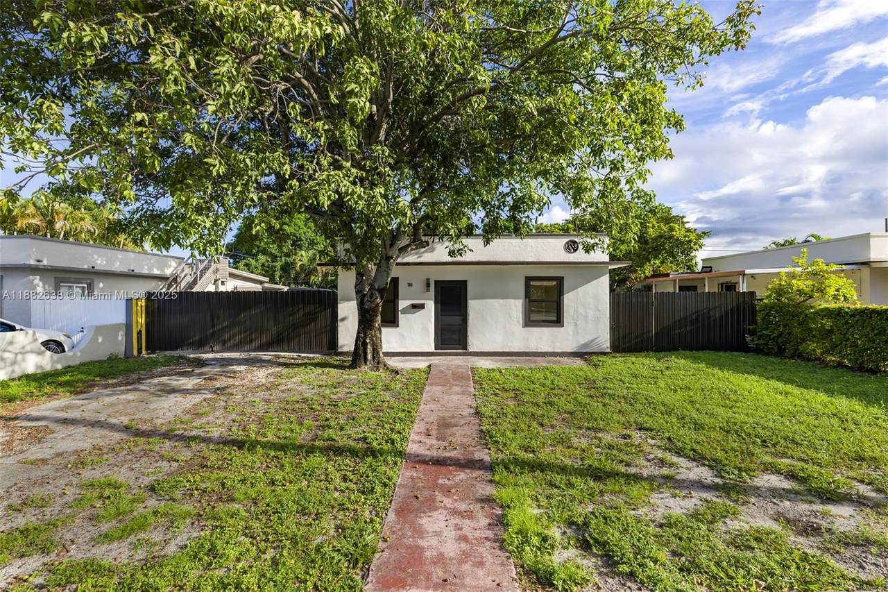 783 17th St - Photo 1