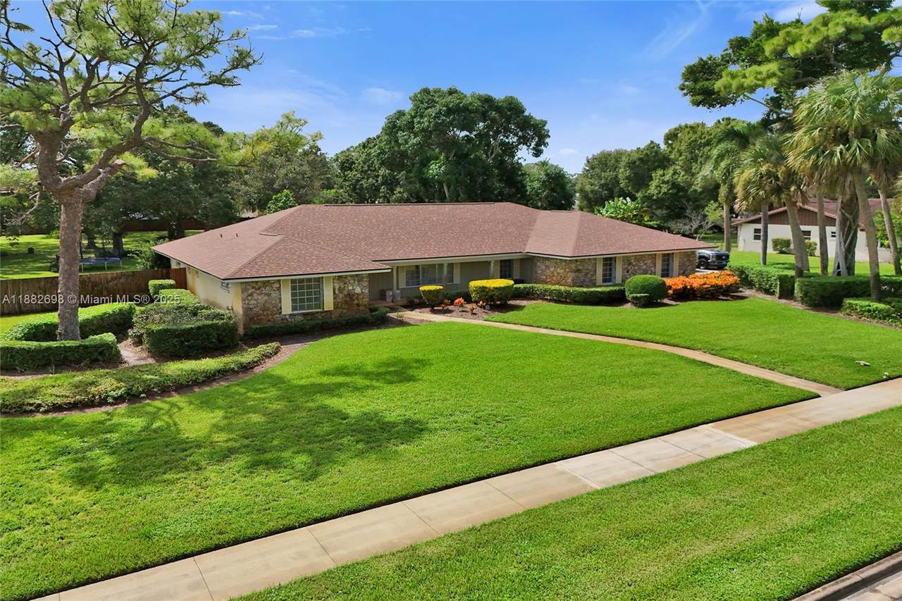 1021 Grandview Blvd - Photo 1