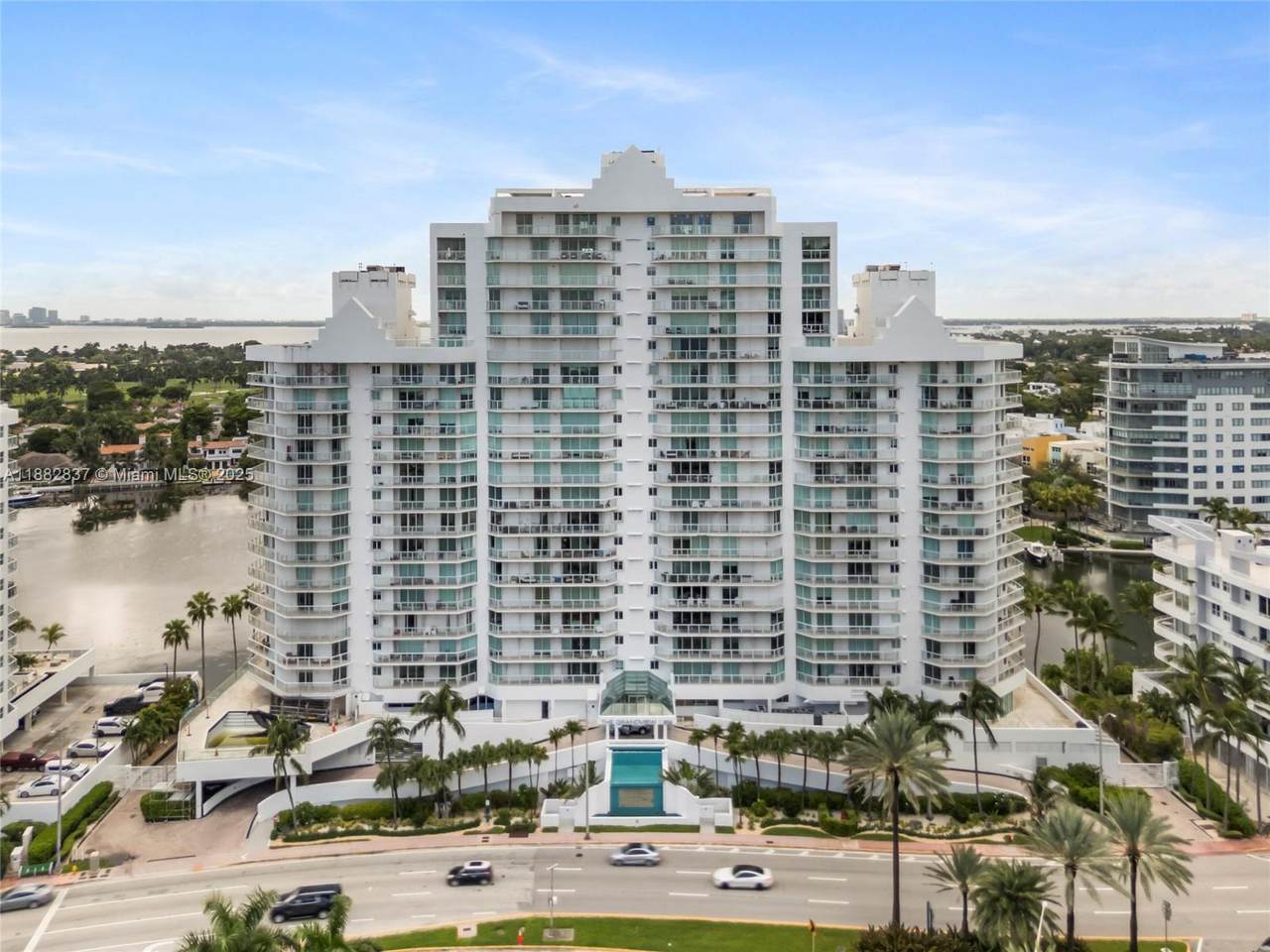 5900 Collins Ave - Photo 1