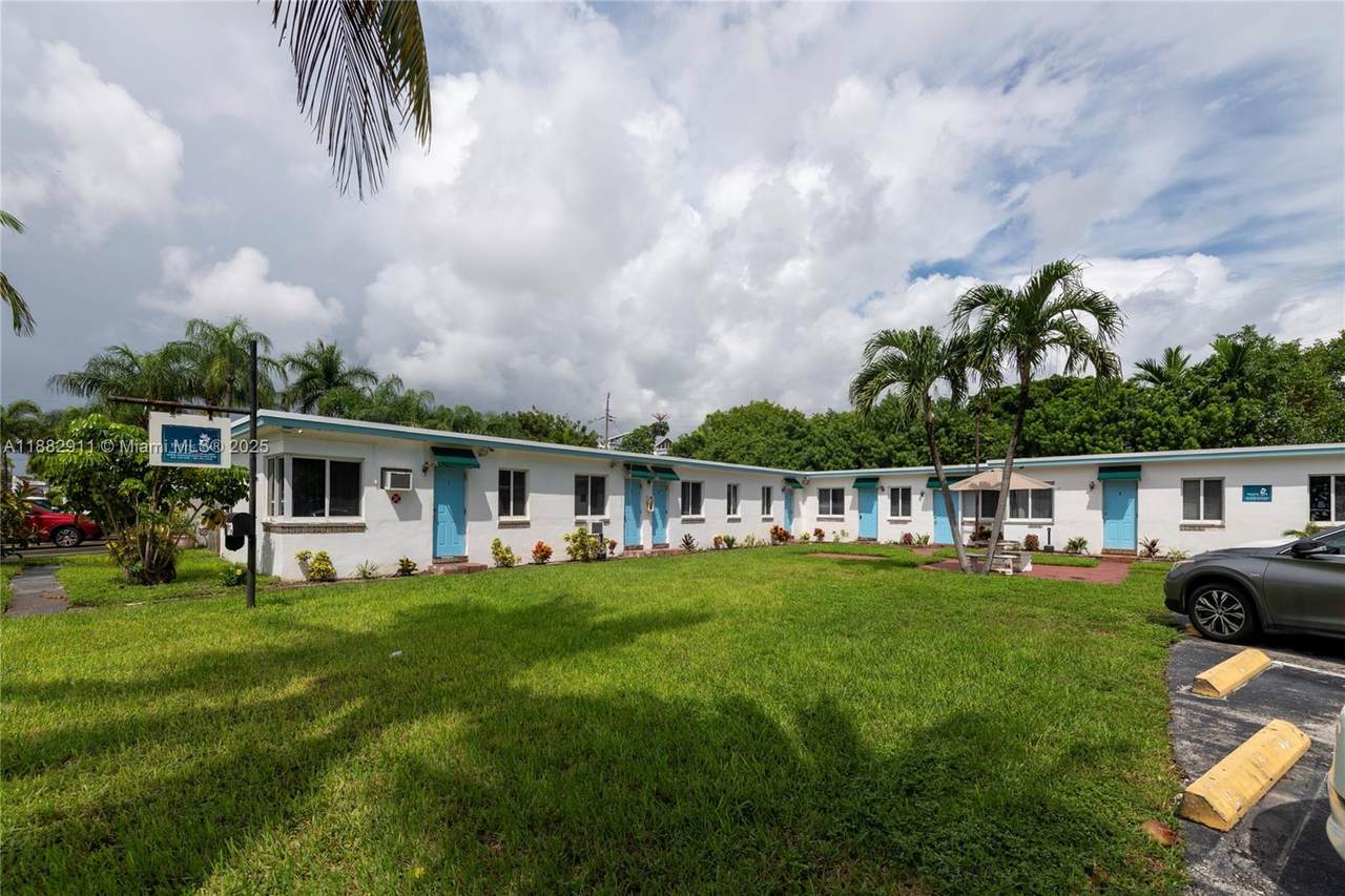 709 2nd Ct - Photo 1