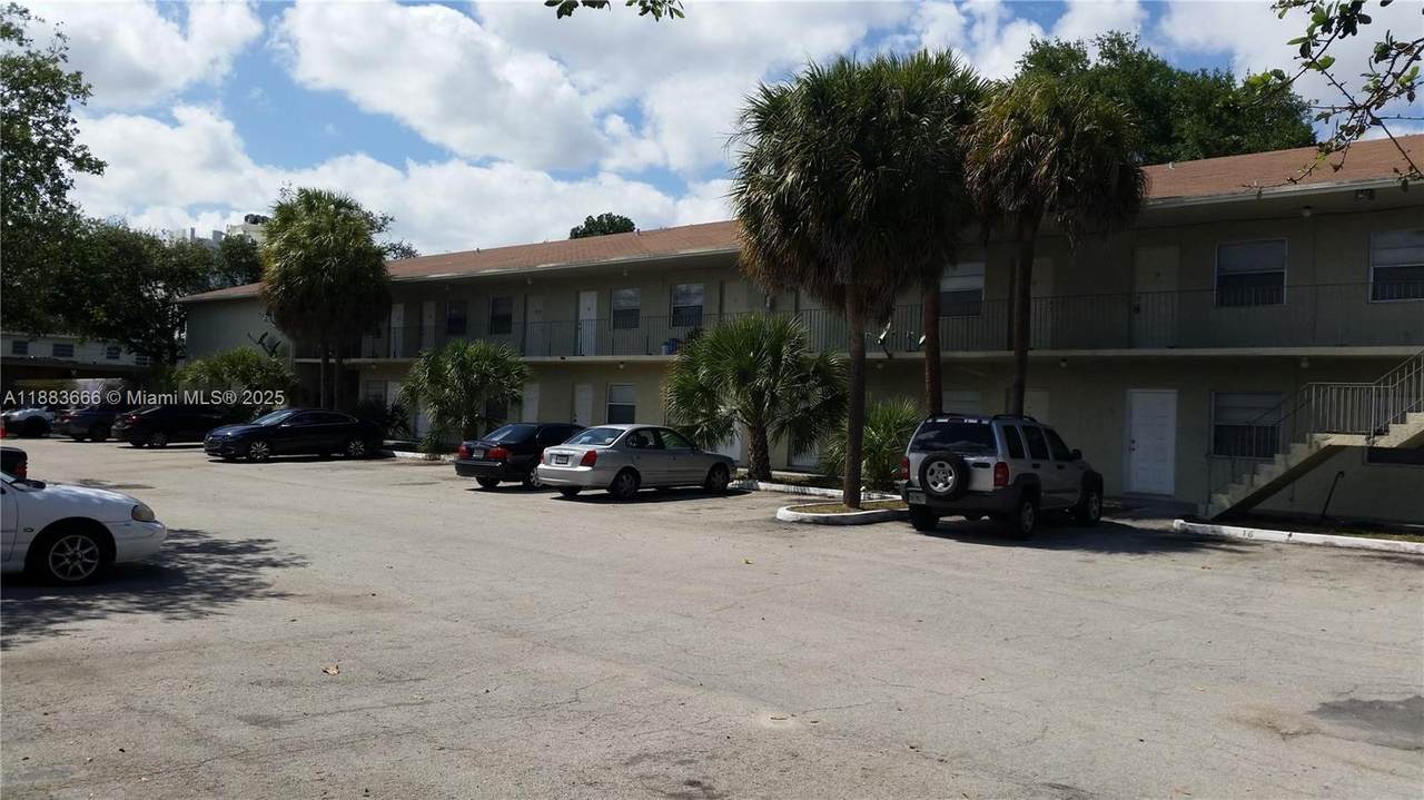 2401 Van Buren St - Photo 1