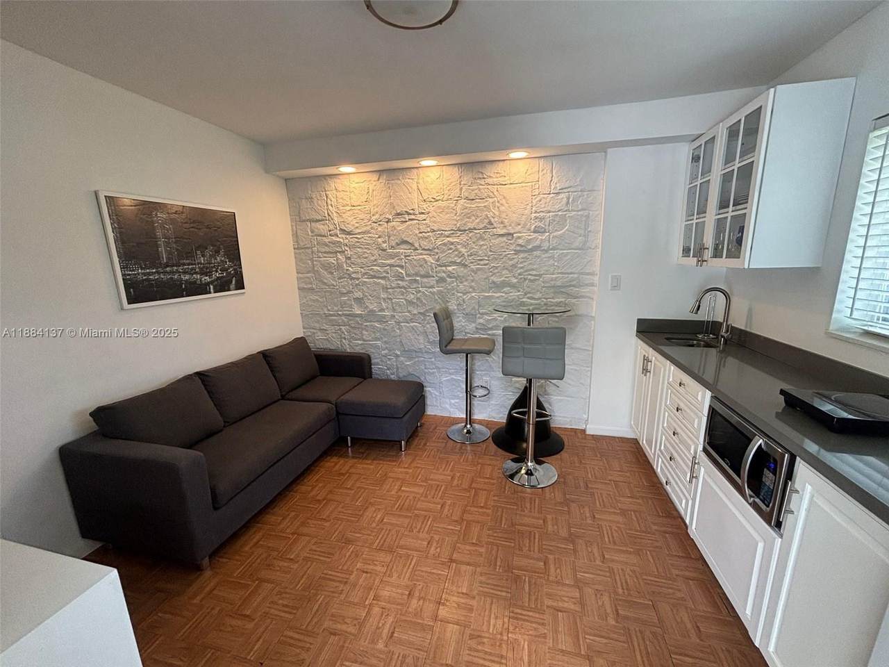 14615 Miami Ave - Photo 1