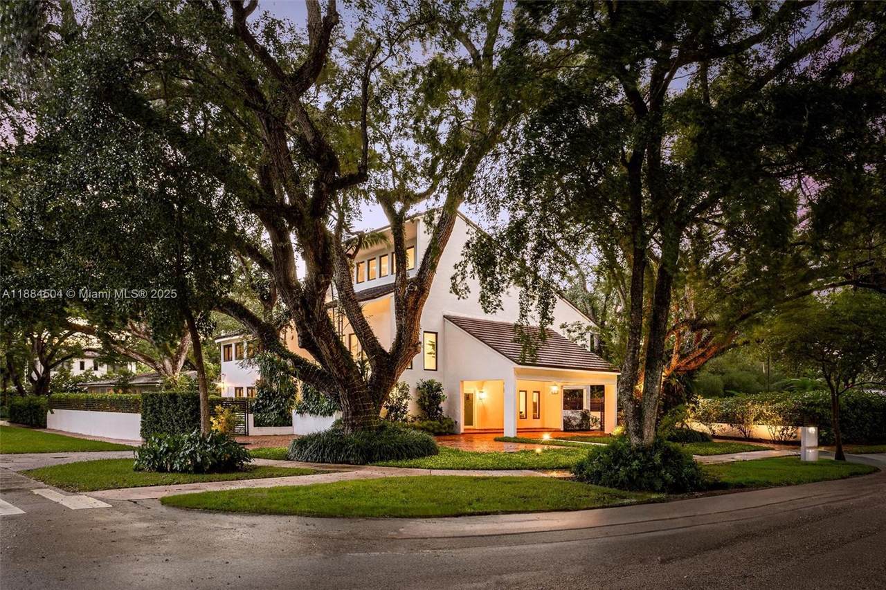 https://bt-photos.global.ssl.fastly.net/miami/1280_boomver_1_A11884504-2.jpg