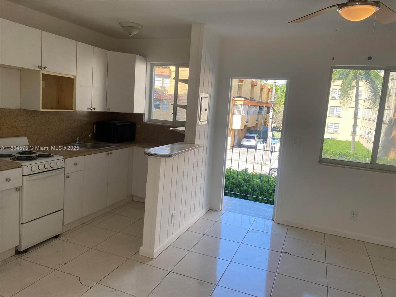 479 3rd St - Photo 1