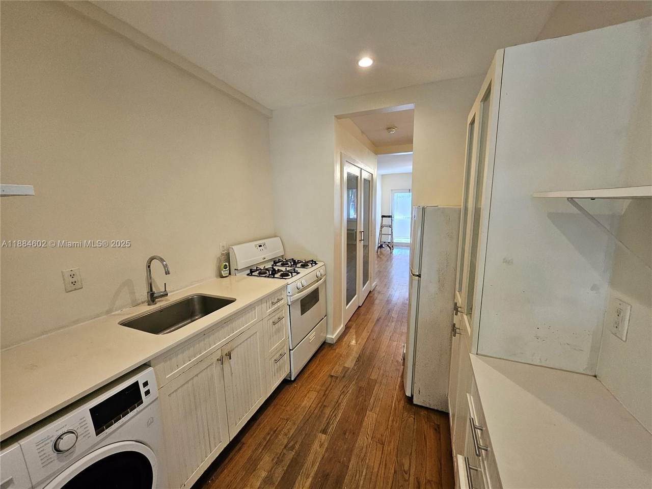 745 13th St - Photo 1