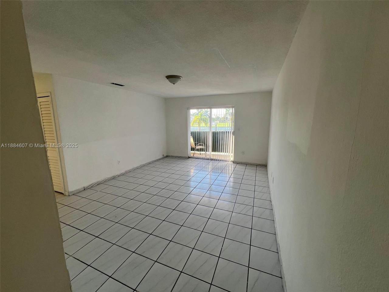 887 29th St - Photo 1