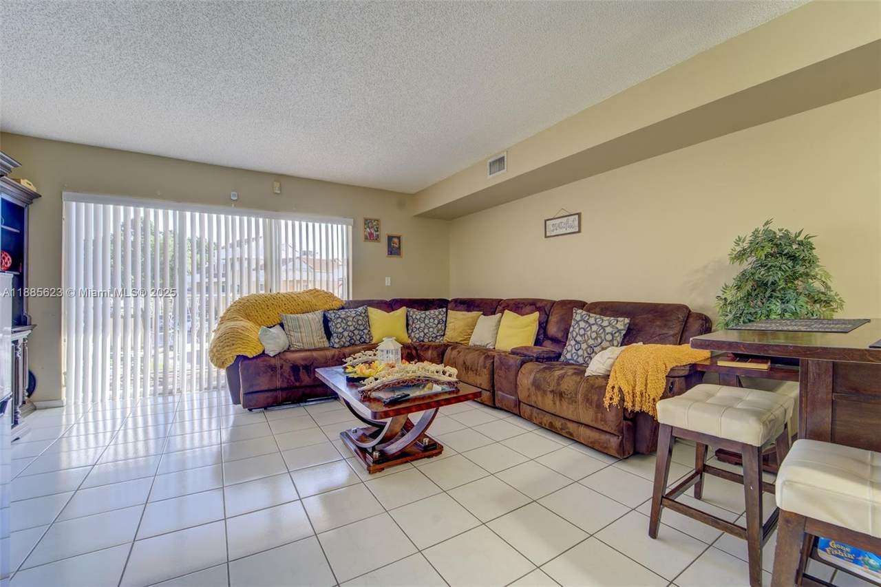 14915 80th St - Photo 1