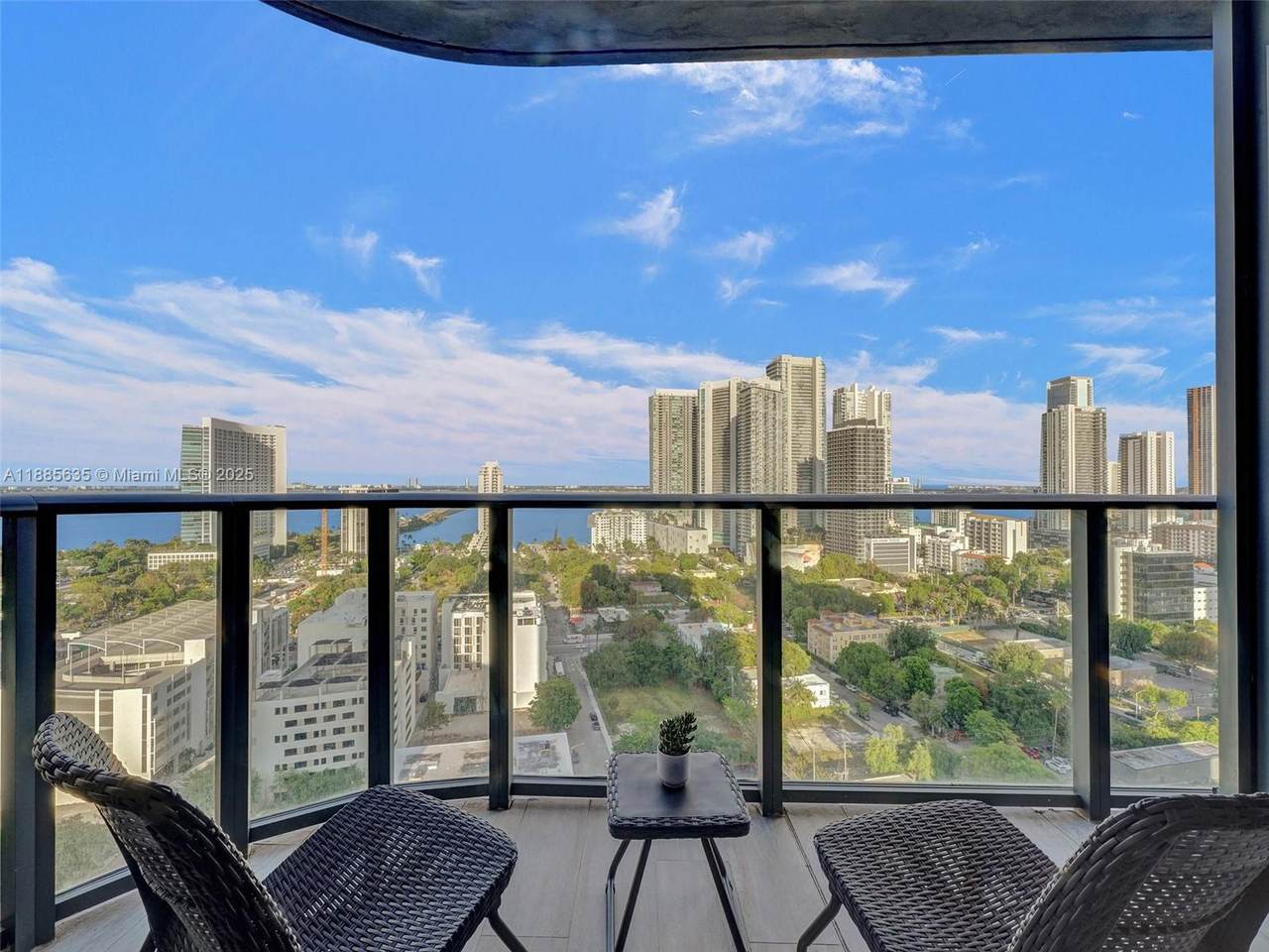 121 34th St - Photo 1