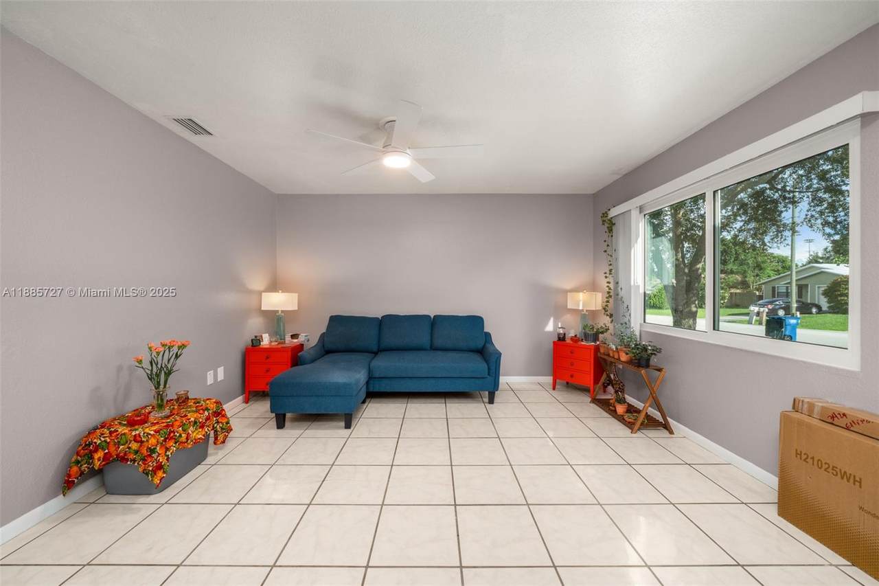 https://bt-photos.global.ssl.fastly.net/miami/1280_boomver_1_A11885727-2.jpg
