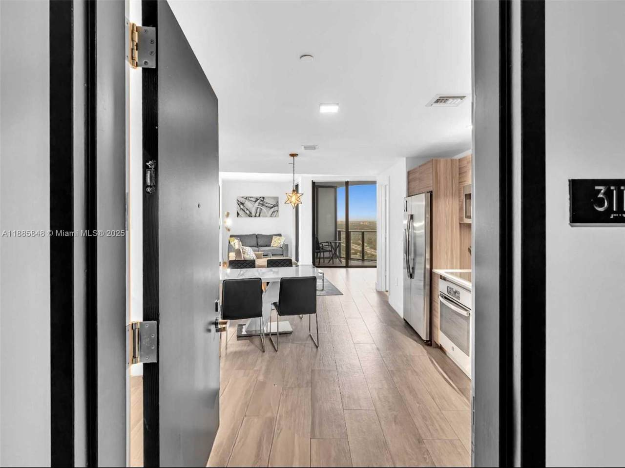 121 34th St - Photo 1