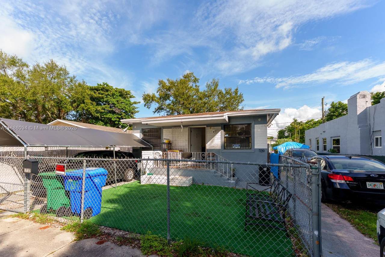 1737-1739 47th Ter - Photo 1