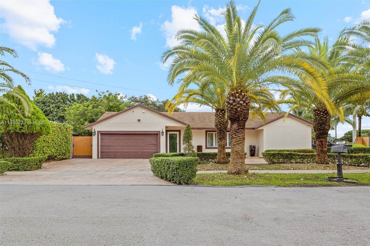 1695 Bluebird Ln - Photo 1