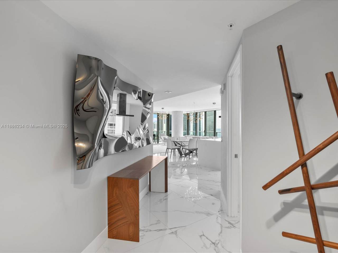 https://bt-photos.global.ssl.fastly.net/miami/1280_boomver_1_A11886234-2.jpg