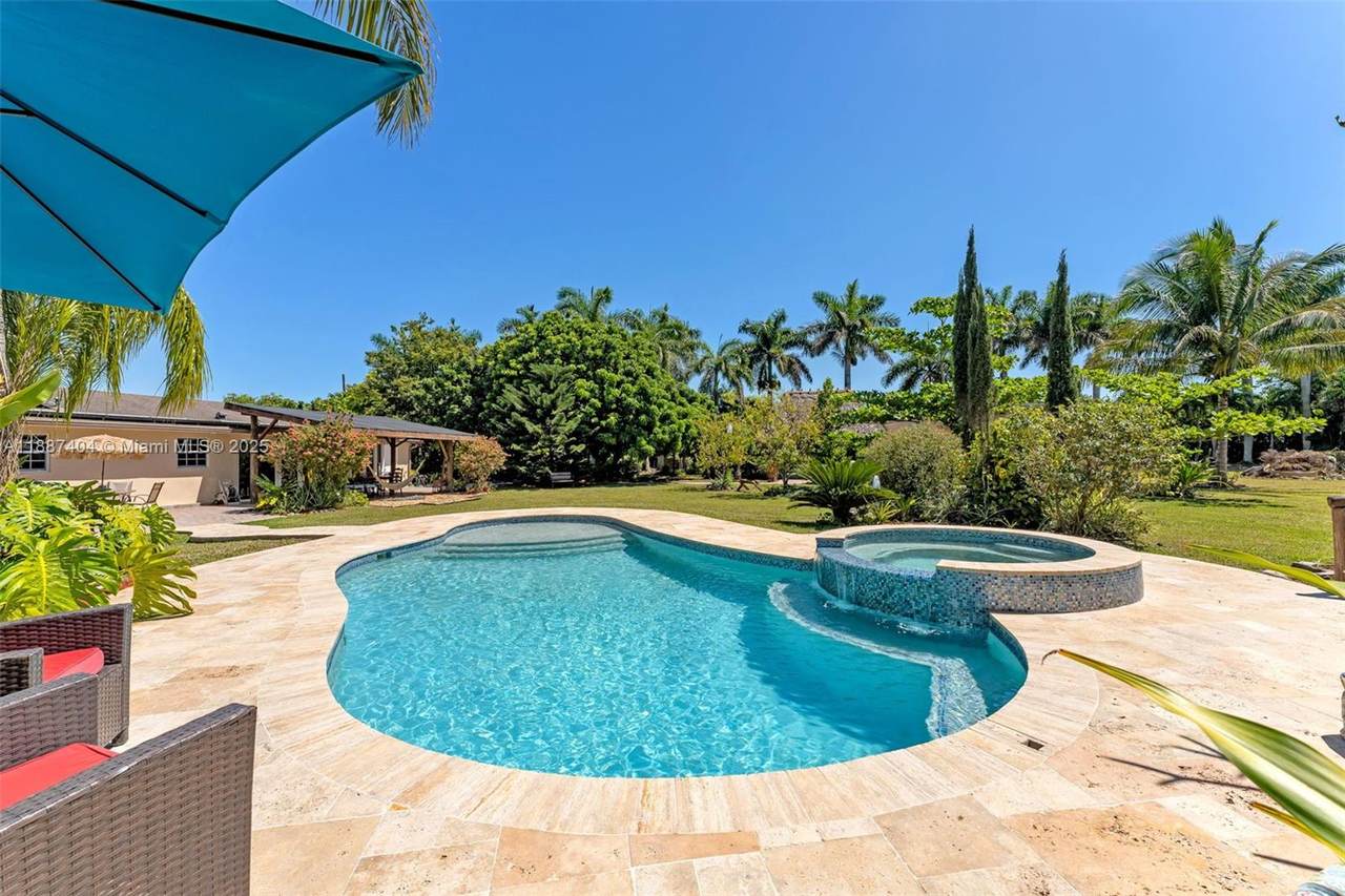 20230 184th St - Photo 1