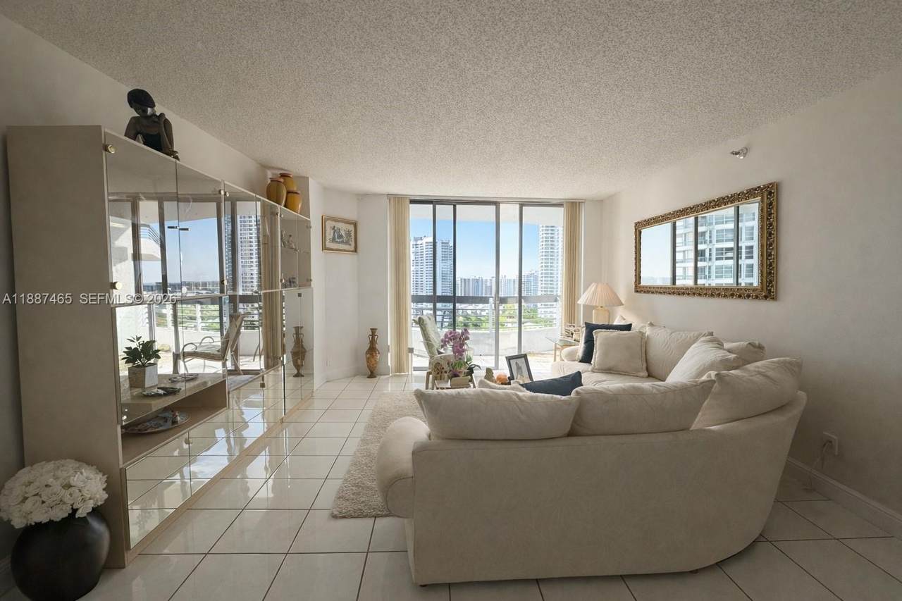 https://bt-photos.global.ssl.fastly.net/miami/1280_boomver_3_A11887465-2.jpg