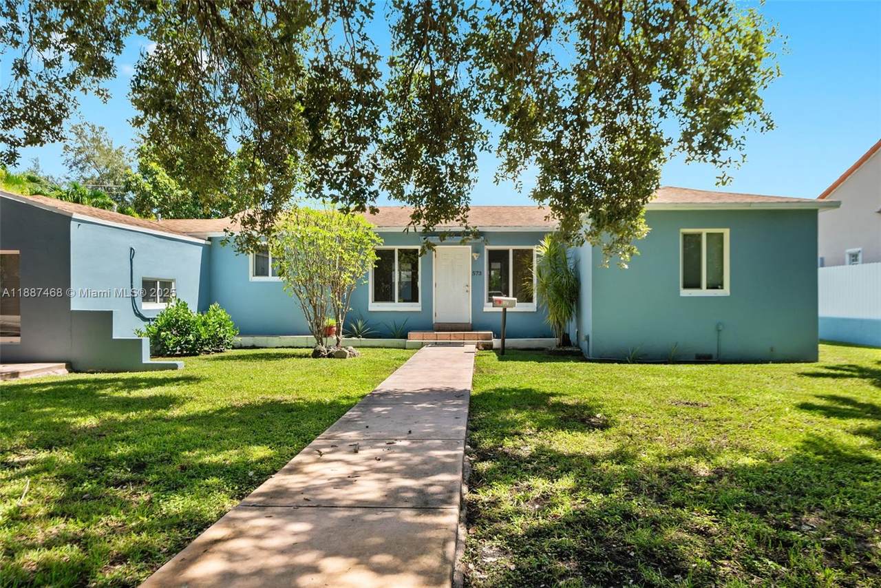 573 Palmetto Dr - Photo 1