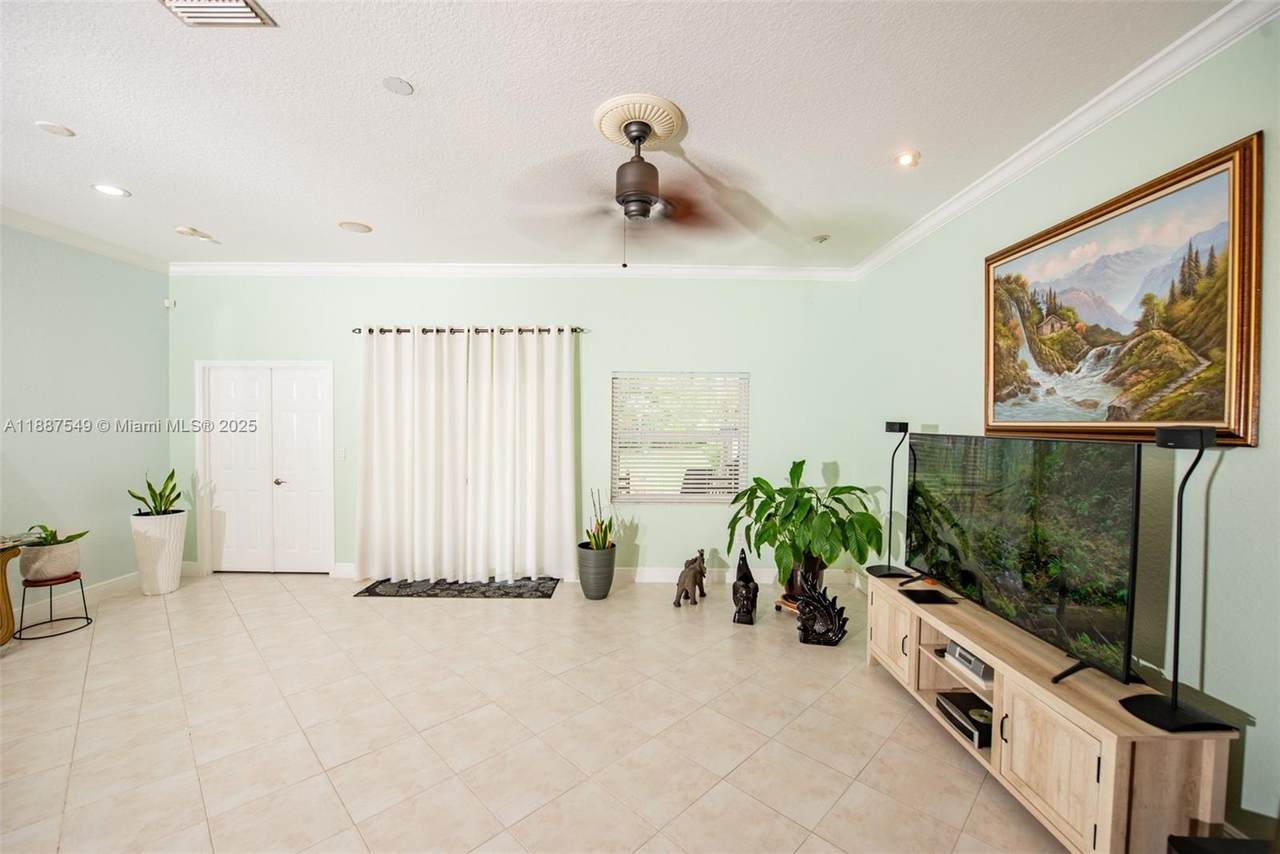 https://bt-photos.global.ssl.fastly.net/miami/1280_boomver_1_A11887549-2.jpg