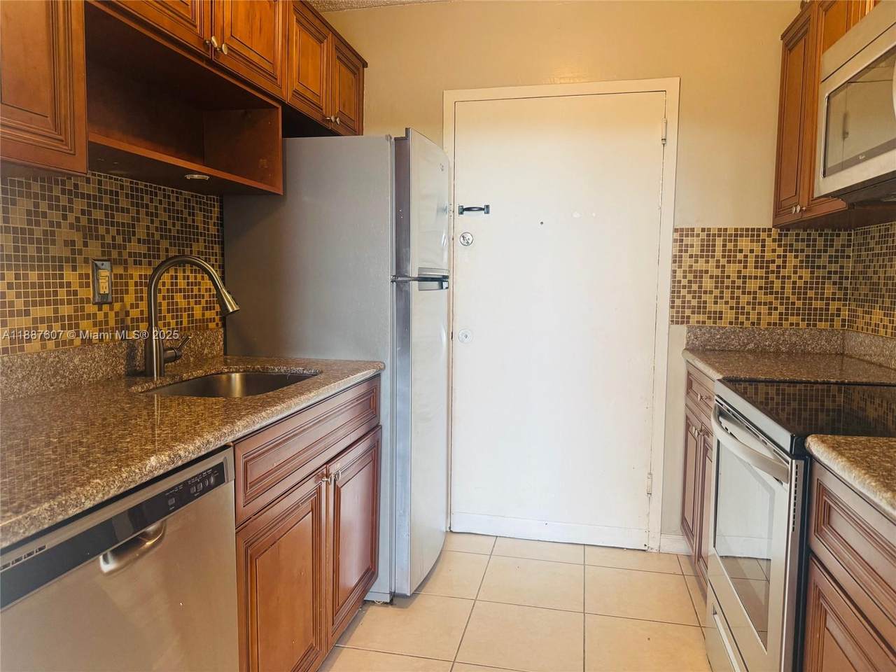2000 135th St - Photo 1