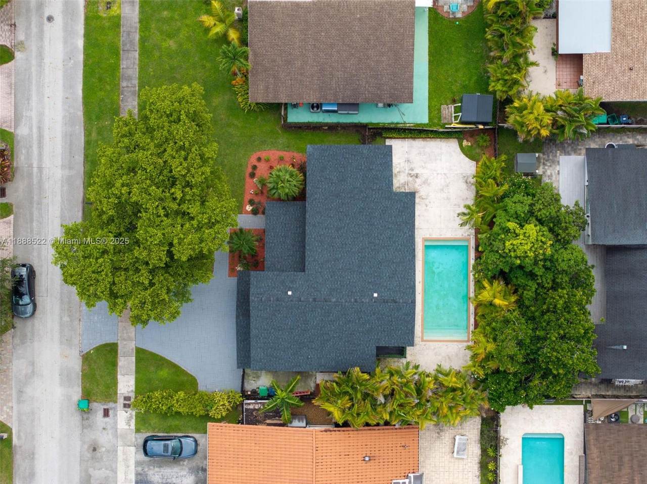 11006 138th Pl - Photo 1