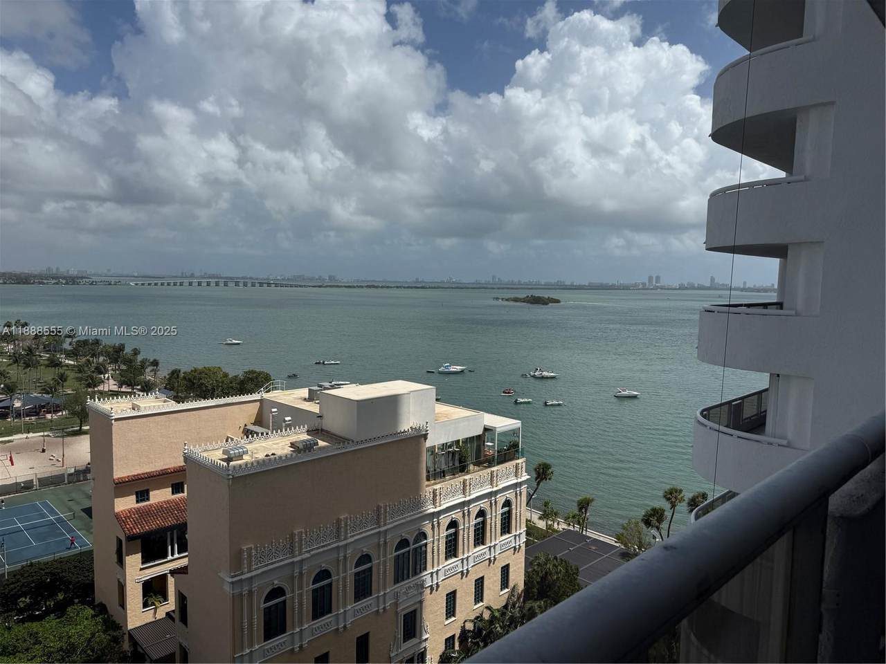 1717 Bayshore Dr - Photo 1