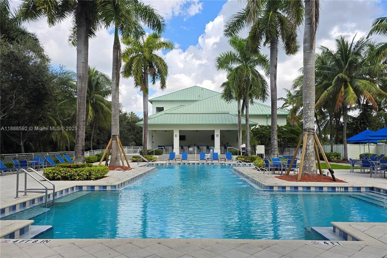 https://bt-photos.global.ssl.fastly.net/miami/1280_boomver_1_A11888592-2.jpg