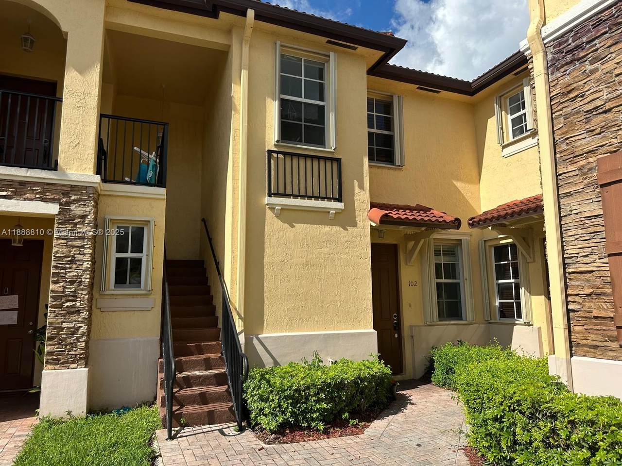 1490 33rd Ave - Photo 1