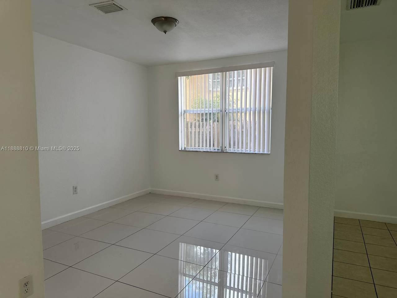 https://bt-photos.global.ssl.fastly.net/miami/1280_boomver_1_A11888810-2.jpg