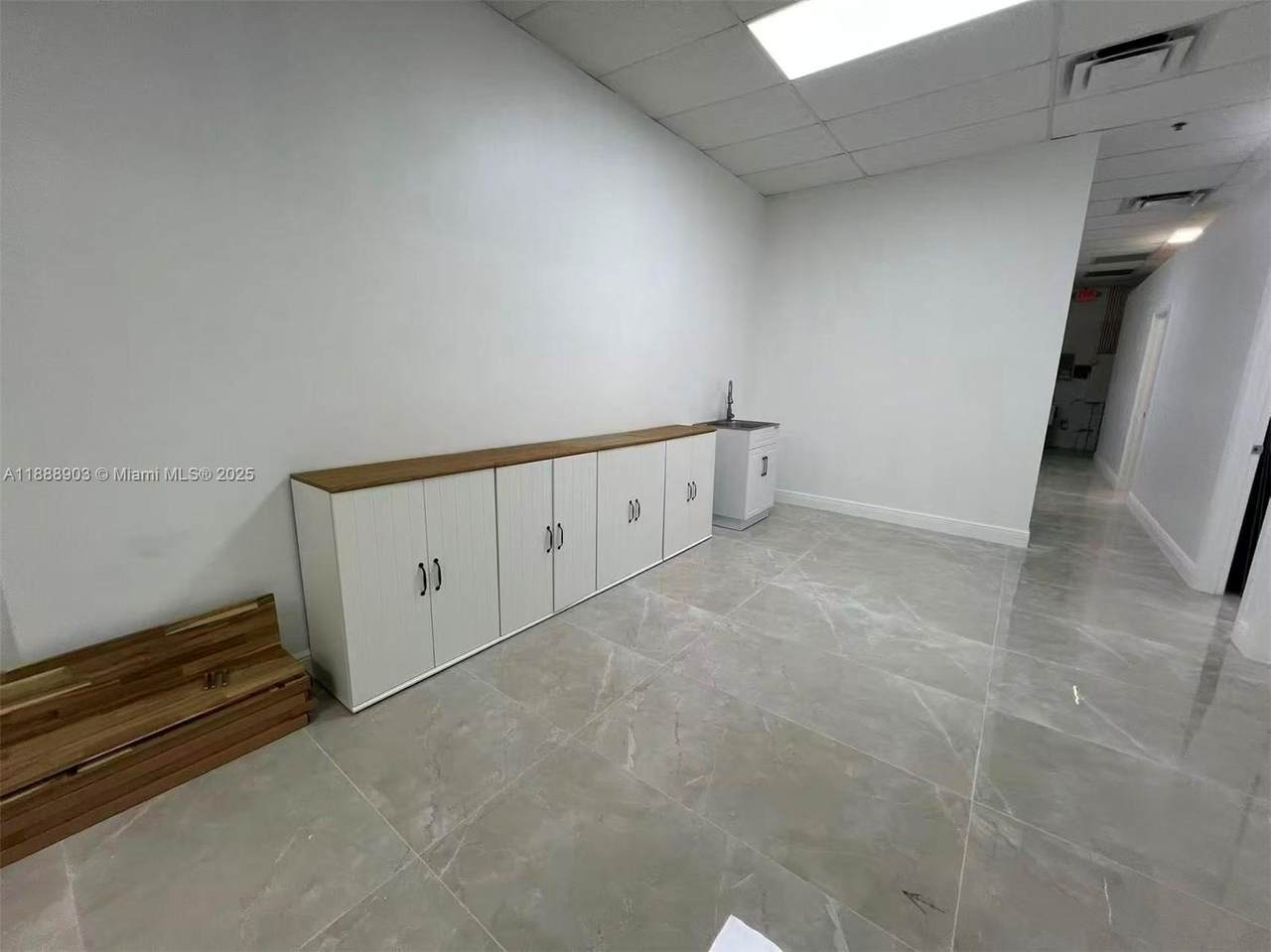 https://bt-photos.global.ssl.fastly.net/miami/1280_boomver_1_A11888903-2.jpg