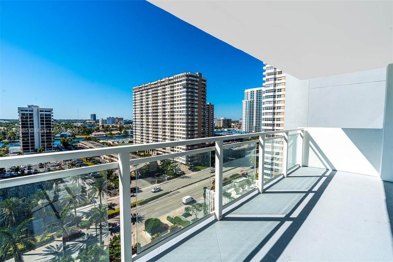 2030 Ocean Dr - Photo 1