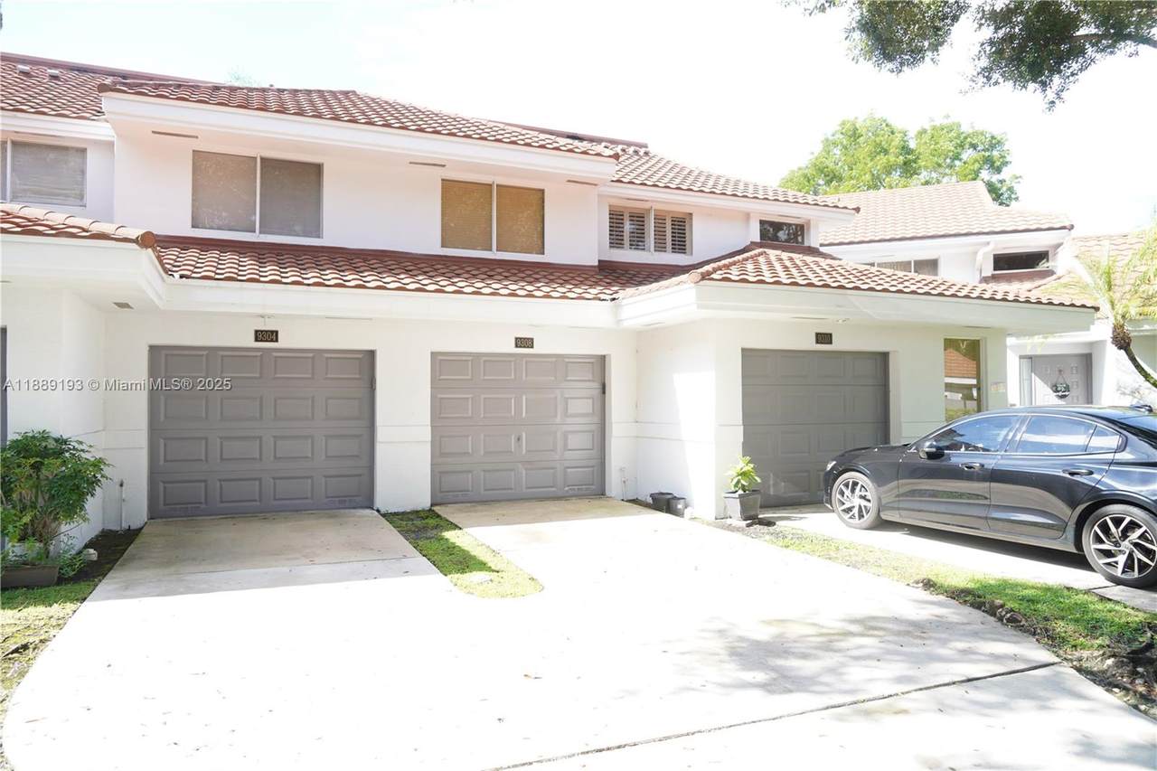 9308 9th Pl - Photo 1