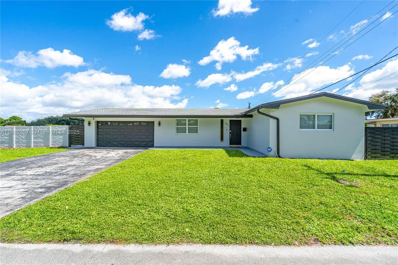 1621 85th Way - Photo 1