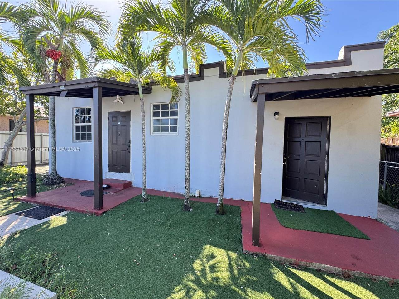 276 12th St - Photo 1