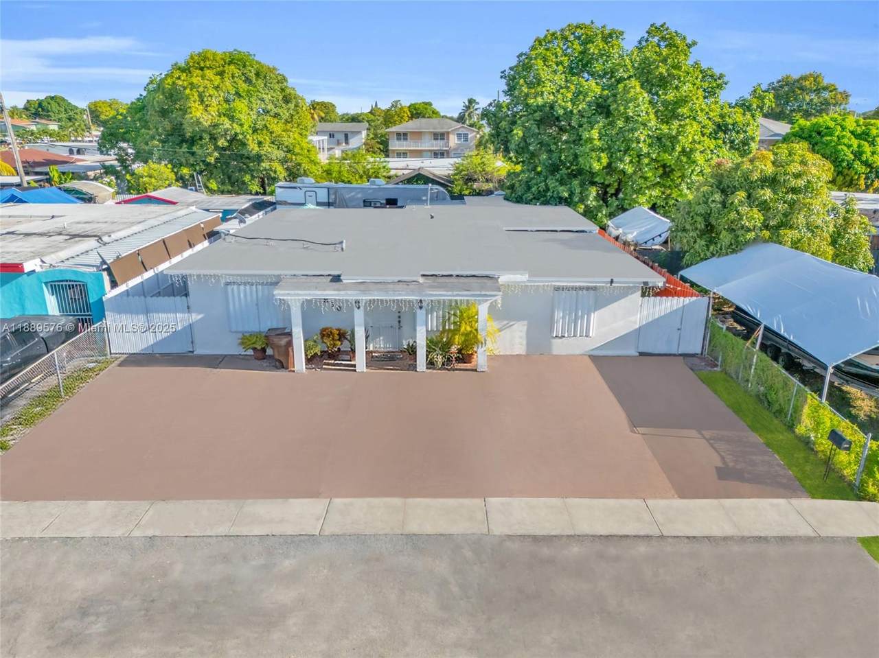 830 12th Pl - Photo 1