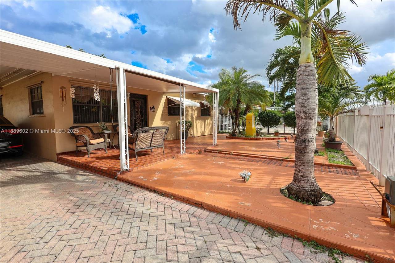 2541 10th Ave - Photo 1